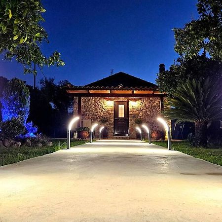 Вилла Patras Stonehouse With Large Yard - Πέτρινο Σπίτι Με Αυλή Paralia  Экстерьер фото